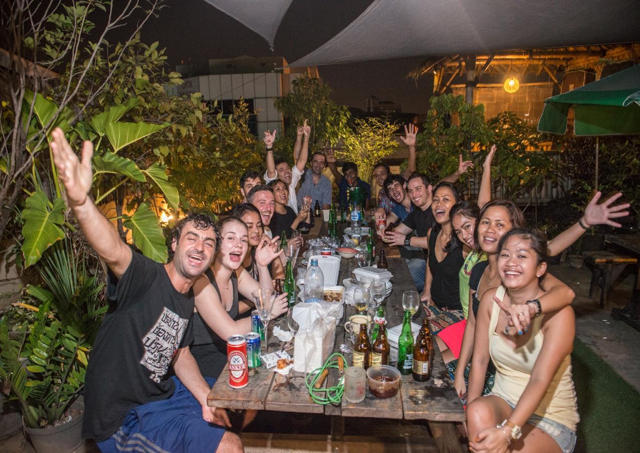 Six Degrees Hostel Jakarta Exterior photo