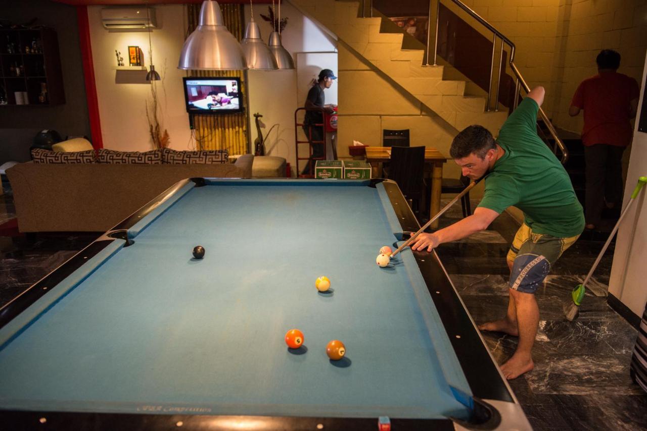 Six Degrees Hostel Jakarta Exterior photo